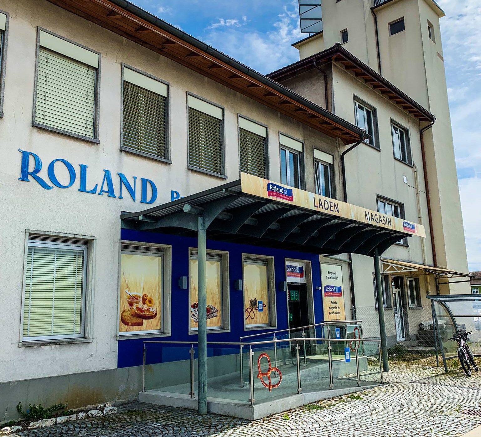 Roland-Fabrikladen-aspect-ratio-11-10