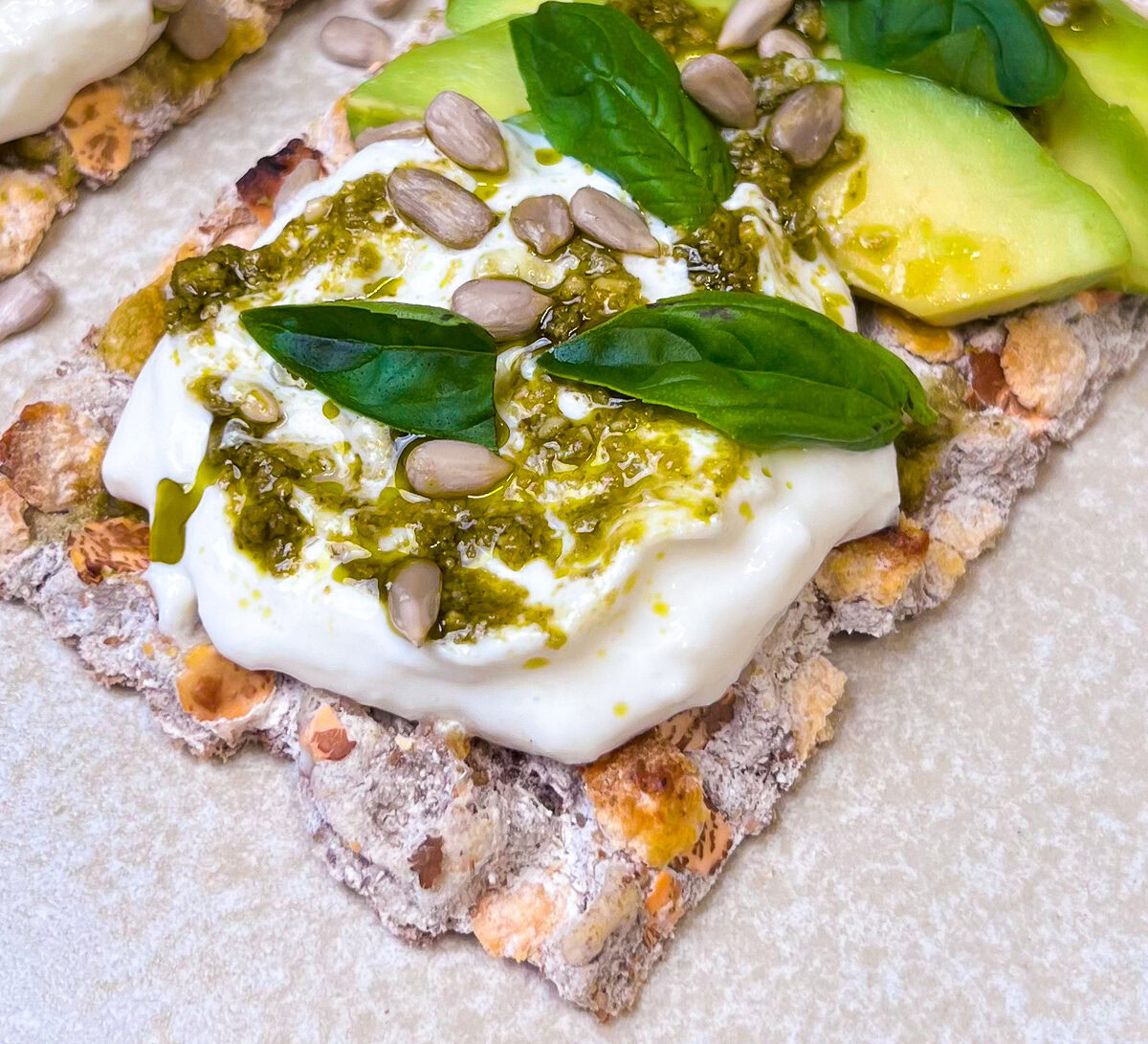 IG-R_ROL_Craquant_Burrata_Avocado_9x16_Thumbnail-aspect-ratio-11-10